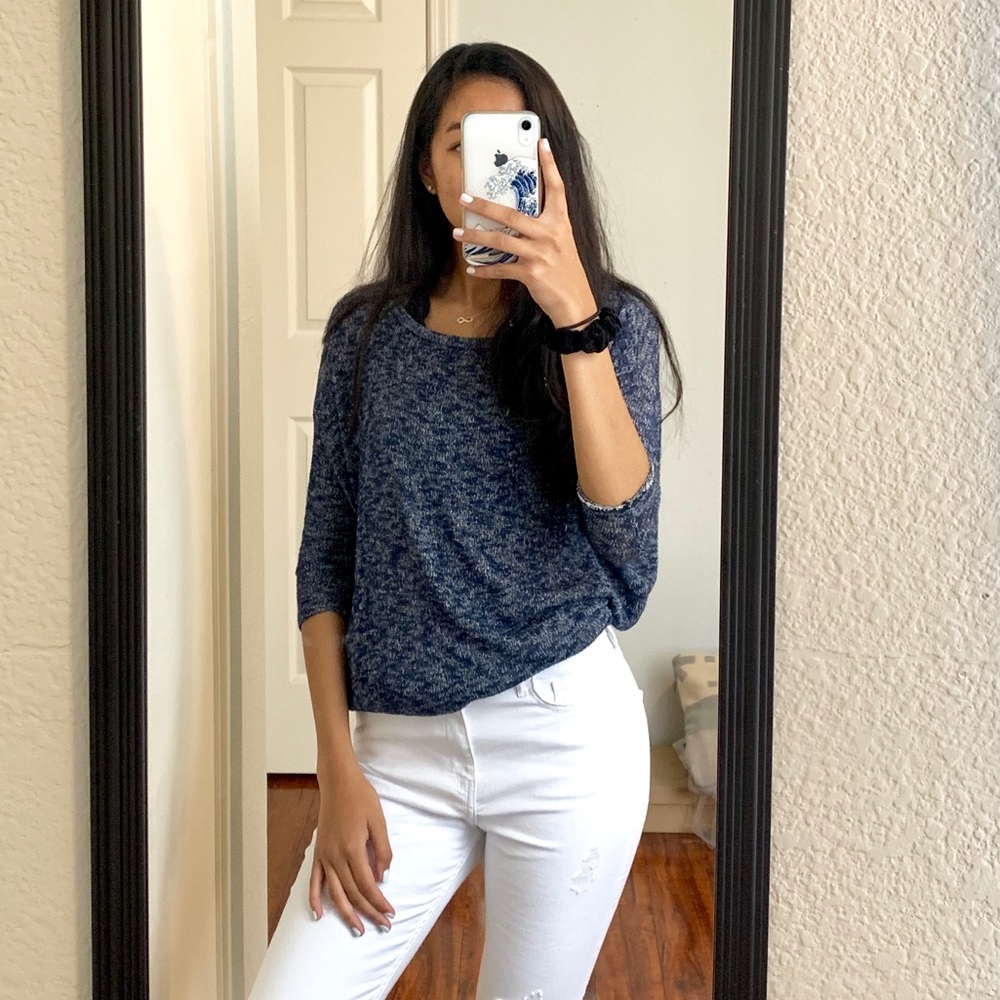 Grainy blue loose sweater